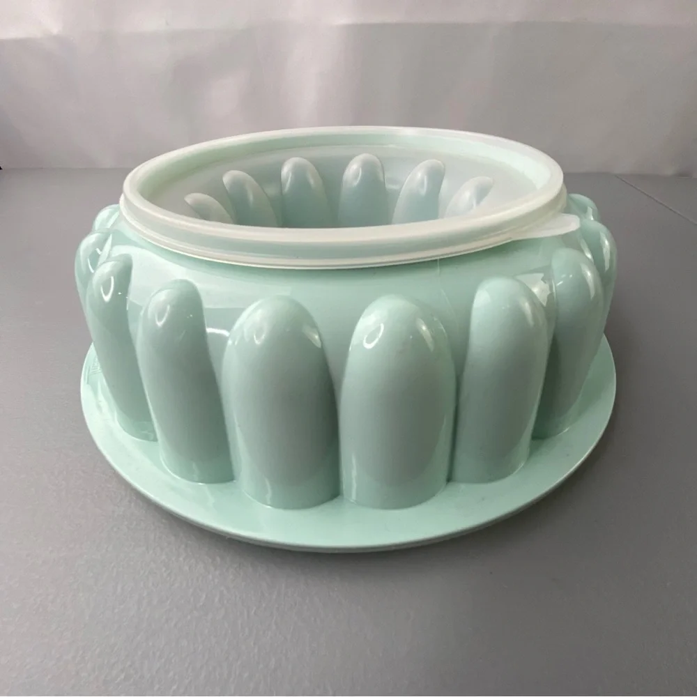 Vintage Tupperware Jello Ring Mold -- Retro Holiday Party Jell-O Fruit Desserts